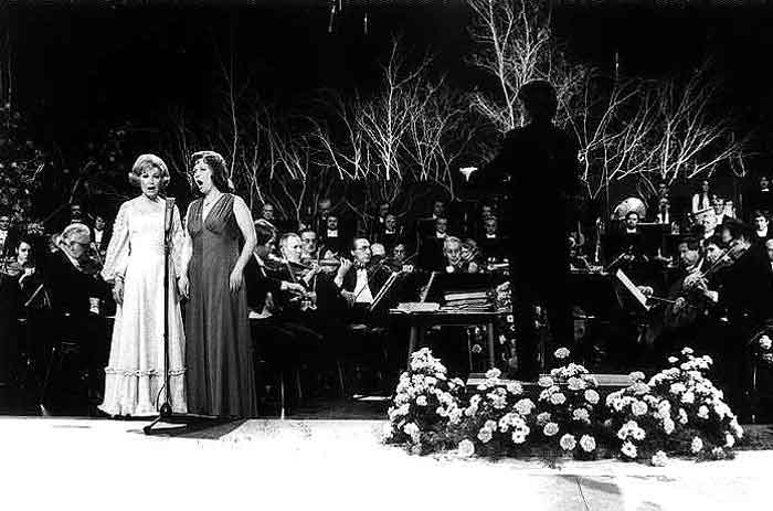 "Gala-Konzert mit jungen Künstlern" ZDF 1975 - Kristina Gloge und Kammersängerin Anneliese Rothenberger - mit freundlicher Genehmigung des ZDF